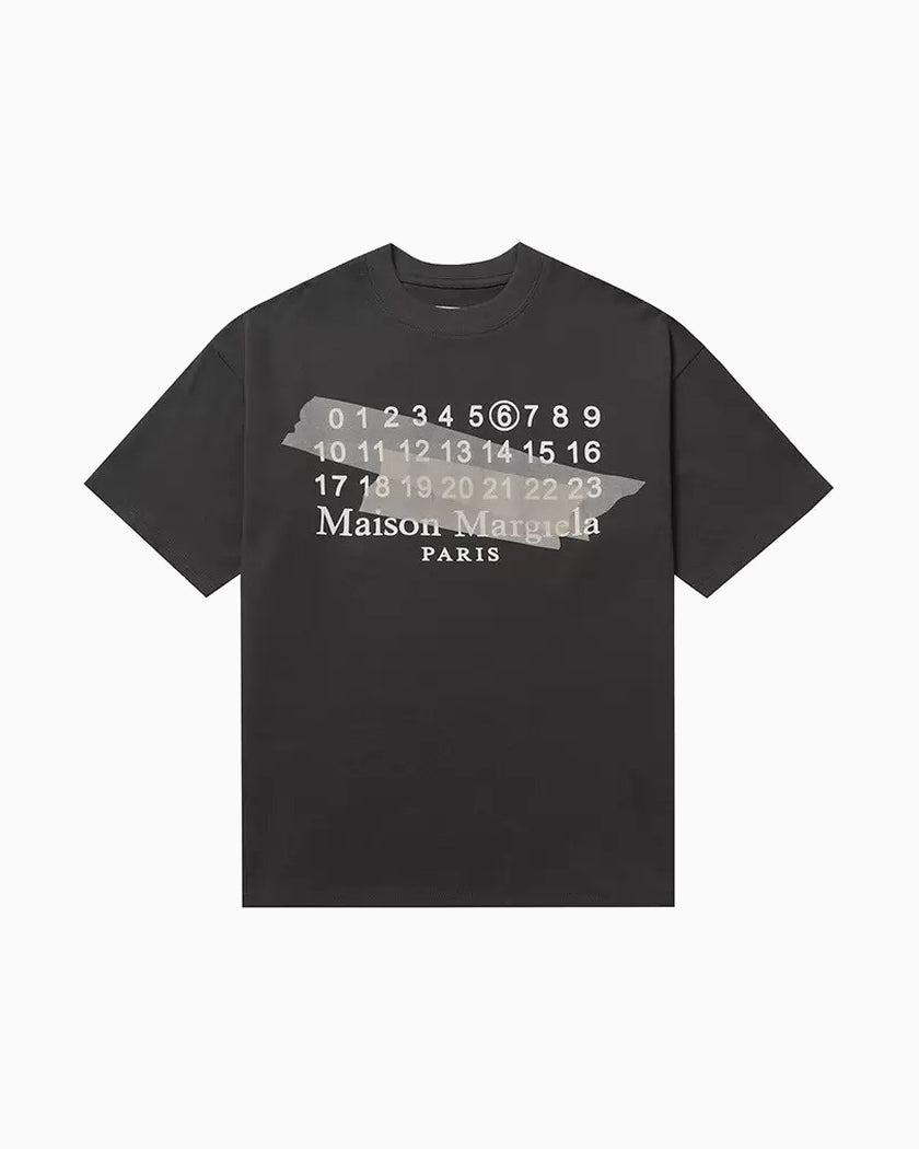 Maison Margiela Polera Numbers Tape Charcoal — foto de producto