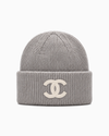 Gorro Chanel CC Logo Light Grey — Entrega inmediata