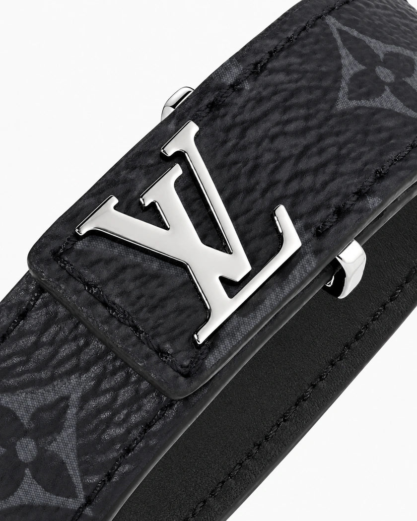 Detalle del cierre de Pulsera LV Slim negra