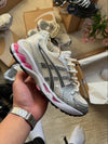 ASICS Gel-Kayano 14 Pink, foto real del producto disponible para entrega inmediata