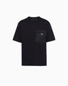 Prada Polera Pocket Black: vista frontal sobre fondo claro
